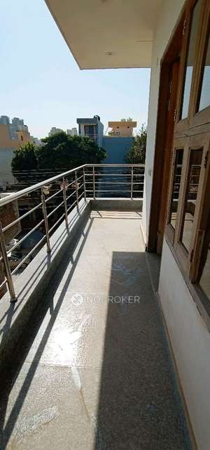 2 BHK Flat In Standal0ne Building for Rent  In  Sector 37c