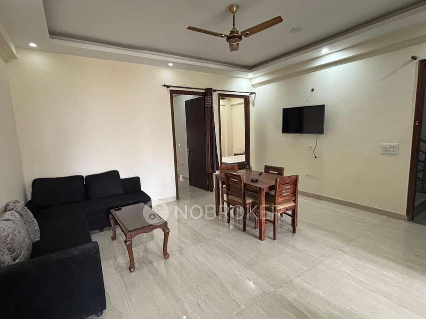 3 BHK Flat In Standalone Blding for Rent  In Sector 57