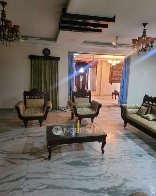 3 BHK Flat In Shree Plaza  For Sale  In Nampally