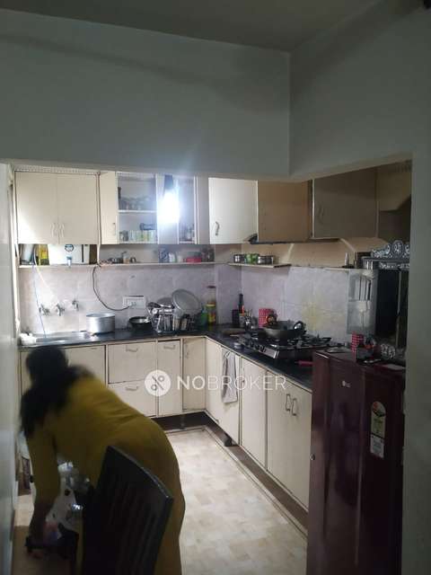 2 BHK Flat For Sale  In Mahavir Enclave