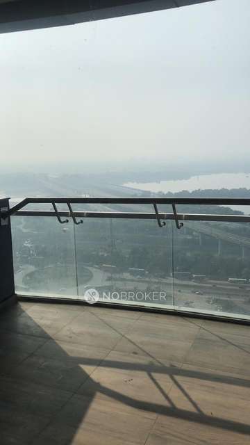 1 BHK Flat In Supertech Supernova For Sale  In Sector-94