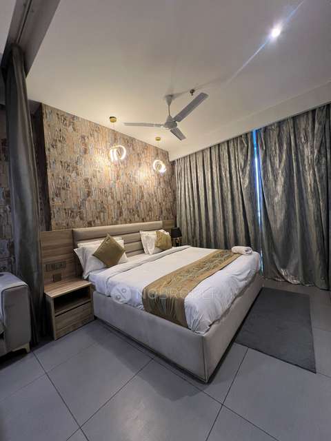 1 BHK Flat In Supertech Supernova For Sale  In Sector-94