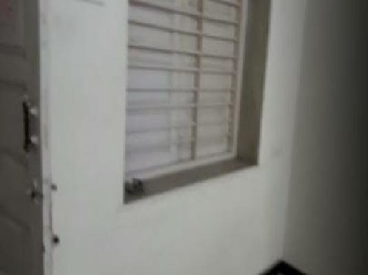 Office Space in Purnima Apartment, Near Babubhai Petrol Pump, Mumbai for Rent 