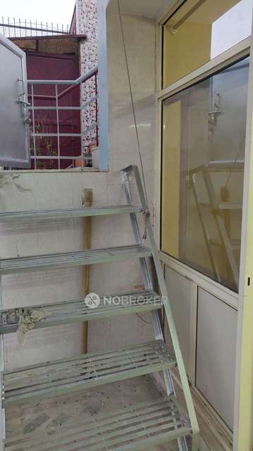 2 BHK Flat For Sale  In Prakash Mohalla, Amritpuri, East Of Kailash