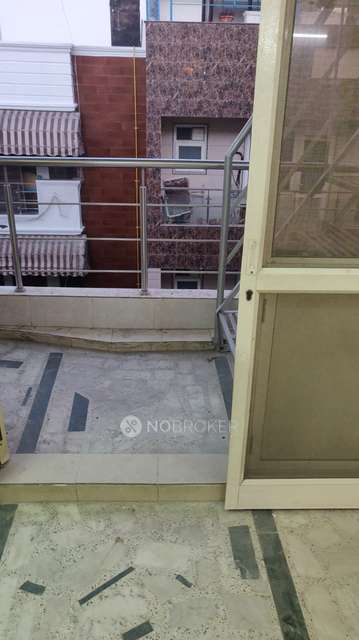 2 BHK Flat For Sale  In Prakash Mohalla, Amritpuri, East Of Kailash