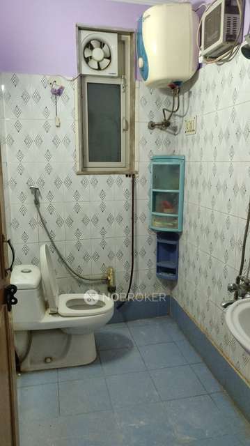 2 BHK Flat For Sale  In Prakash Mohalla, Amritpuri, East Of Kailash