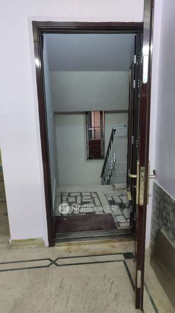 2 BHK Flat For Sale  In Prakash Mohalla, Amritpuri, East Of Kailash