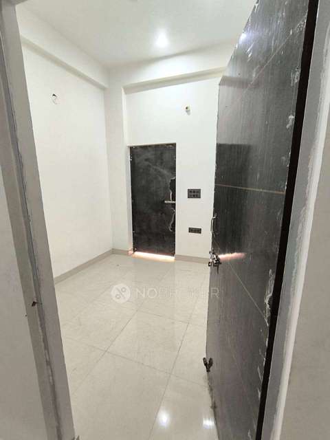 Office Space in Model Town East, Ghaziabad for Rent 