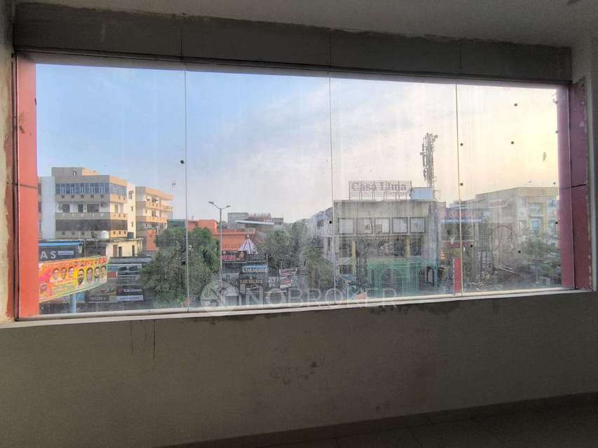 Office Space in Model Town East, Ghaziabad for Rent 