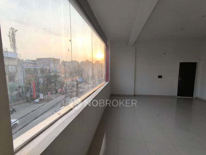 Office Space in Model Town East, Ghaziabad for Rent 