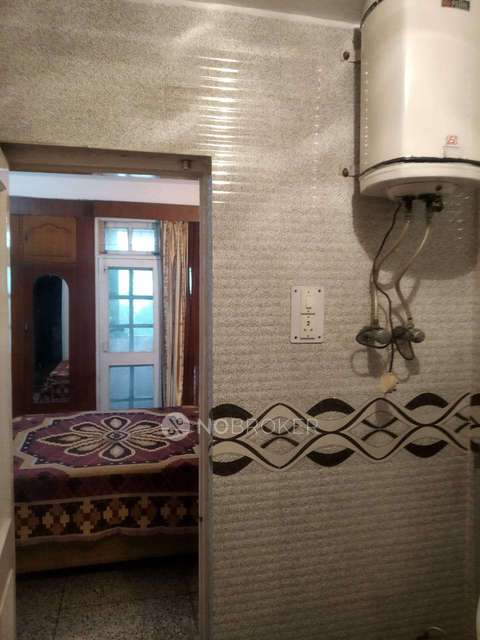 PG for Boys in Ip Extension