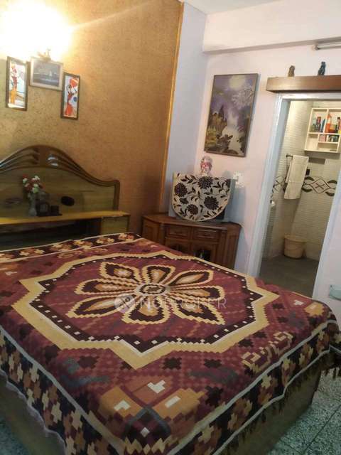 PG for Boys in Ip Extension