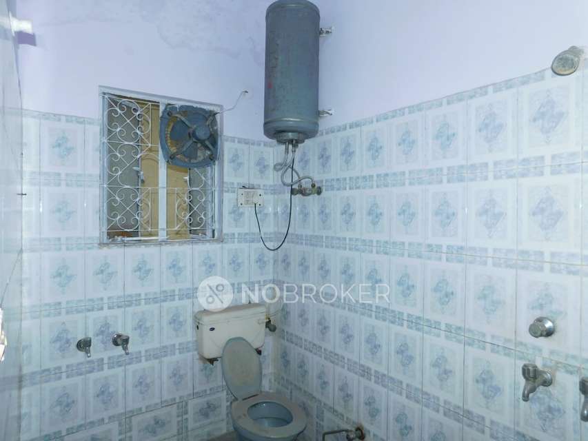 2 BHK Flat For Sale  In Safdarjung Enclave