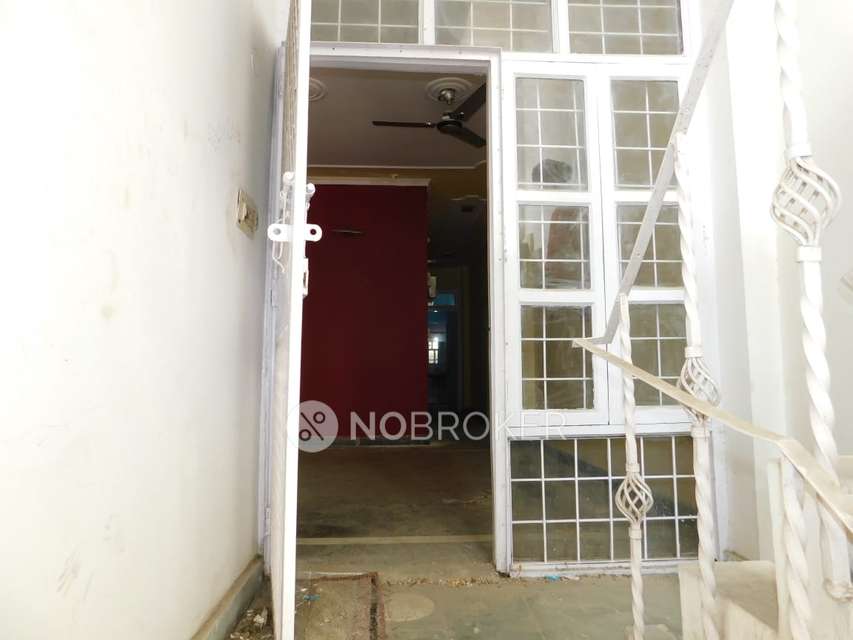 2 BHK Flat For Sale  In Safdarjung Enclave