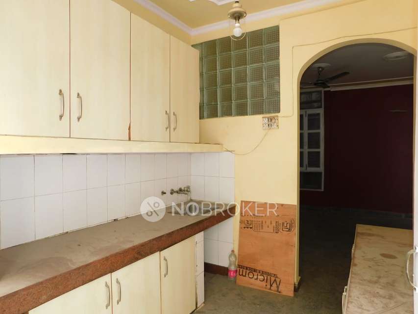 2 BHK Flat For Sale  In Safdarjung Enclave