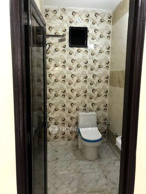 2 BHK Flat For Sale  In Mohan Garden 