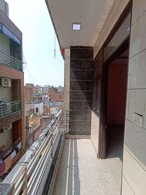 2 BHK Flat For Sale  In Mohan Garden 