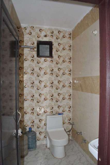 2 BHK Flat For Sale  In Mohan Garden 