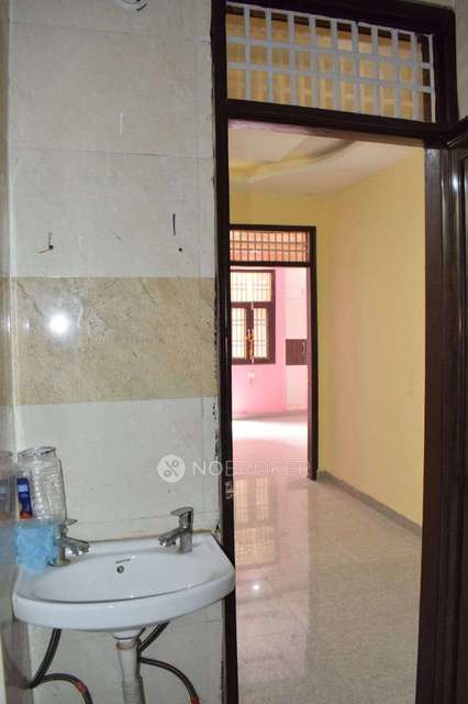 2 BHK Flat For Sale  In Mohan Garden 