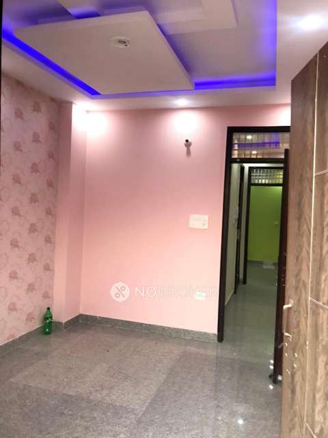 2 BHK Flat For Sale  In Mohan Garden 