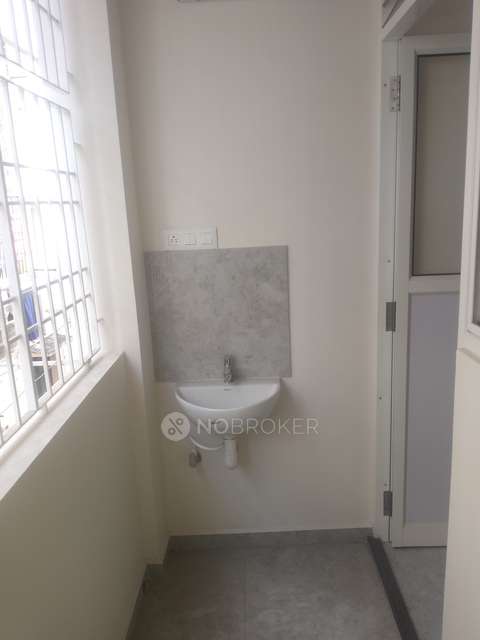 2 BHK Flat In Kanakadhara Apartment  For Sale  In  West Mambalam