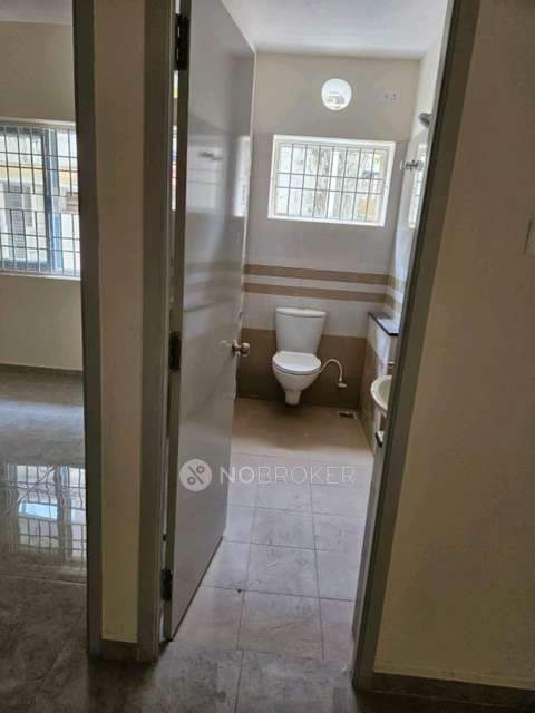 2 BHK Flat In Kanakadhara Apartment  For Sale  In  West Mambalam