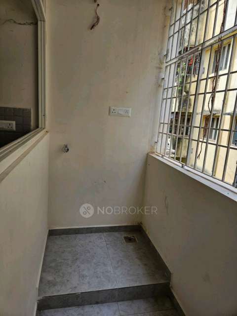 2 BHK Flat In Kanakadhara Apartment  For Sale  In  West Mambalam