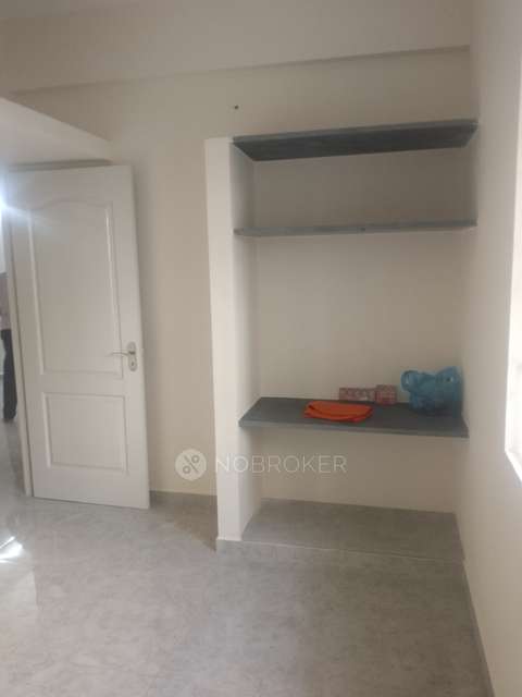 2 BHK Flat In Kanakadhara Apartment  For Sale  In  West Mambalam