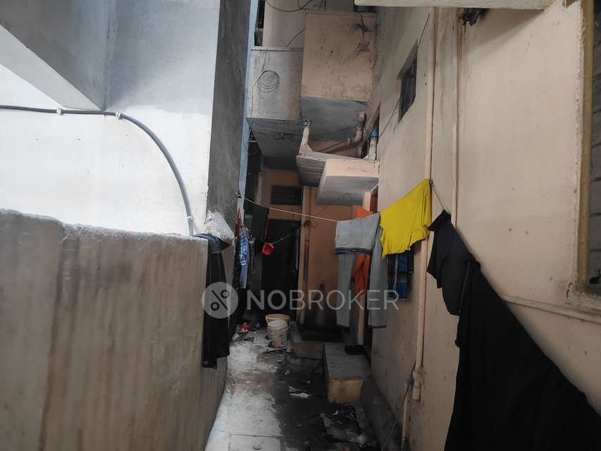 2 BHK Flat In Universal Apartment For Sale  In Toli Chowki