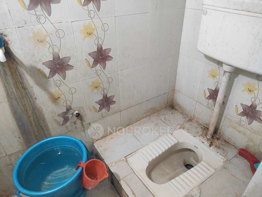 2 BHK Flat In Universal Apartment For Sale  In Toli Chowki