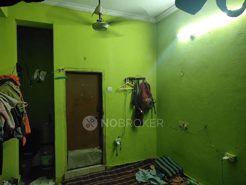 2 BHK Flat In Universal Apartment For Sale  In Toli Chowki