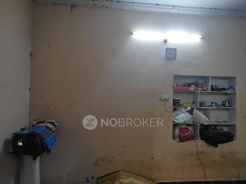 2 BHK Flat In Universal Apartment For Sale  In Toli Chowki