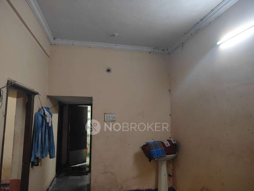 2 BHK Flat In Universal Apartment For Sale  In Toli Chowki