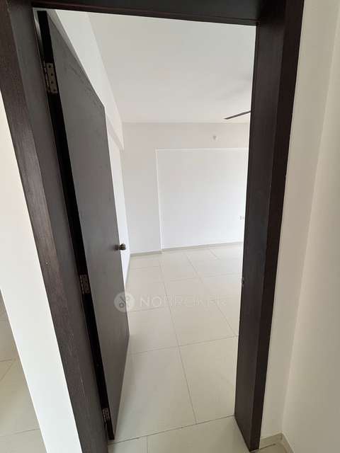 2 BHK Flat In Majestique Aqua for Rent In Fursungi