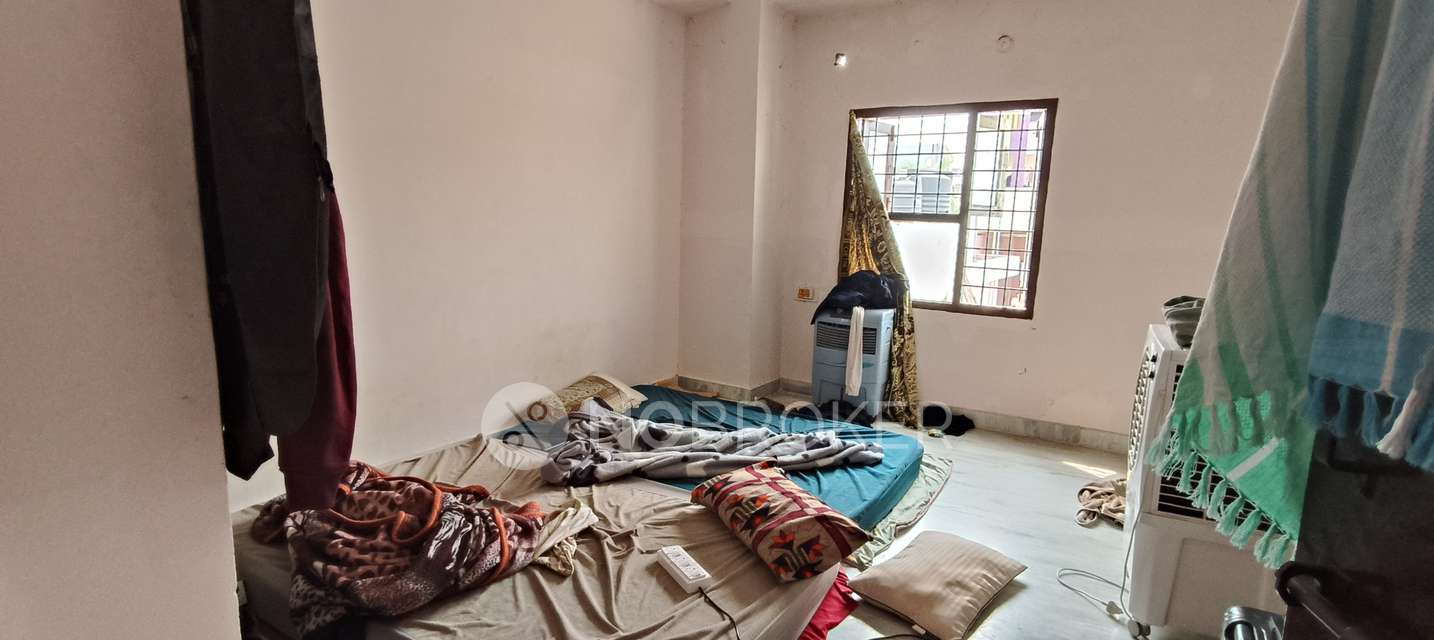 2 BHK Flat In Sri Maha Laxmi Nilayam  For Sale  In Ameerpet