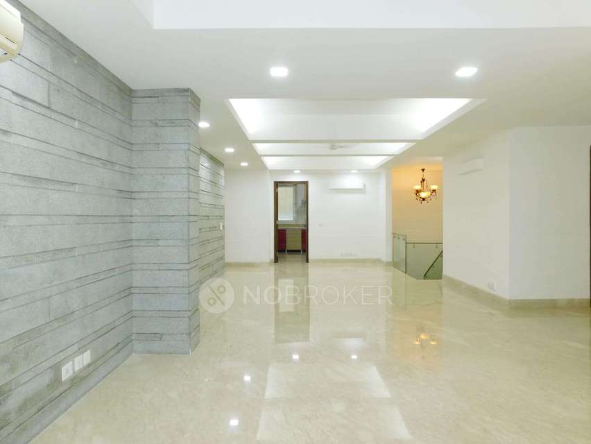 4 BHK Flat For Sale  In Panchsheel Park