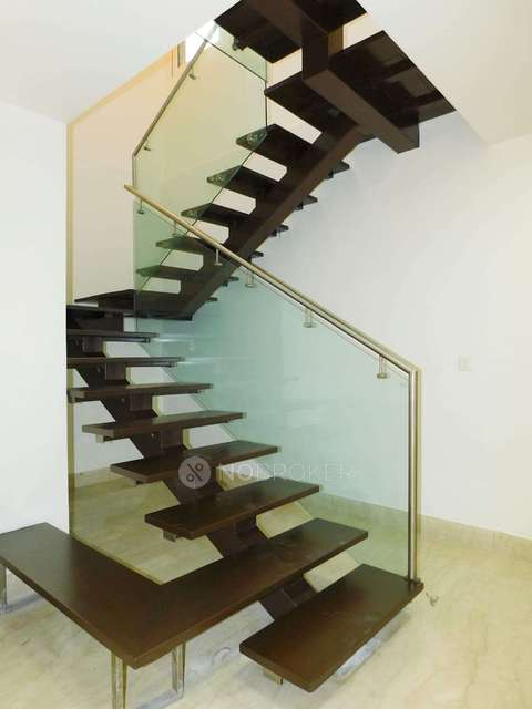 4 BHK Flat For Sale  In Panchsheel Park