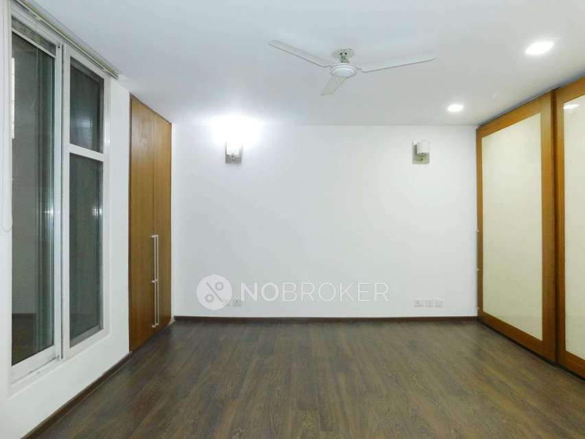 4 BHK Flat For Sale  In Panchsheel Park