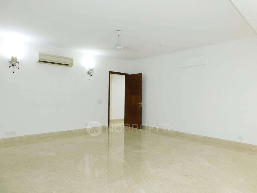 4 BHK Flat For Sale  In Panchsheel Park