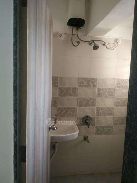 Single Room for Male In 3 BHK  In Menlo Homes Kharadi In Wagholi