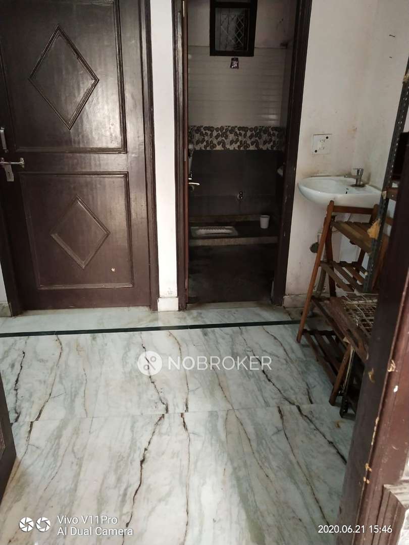 Standalone building Laxmi Nagar Rent WITHOUT BROKERAGE Unfurnished 2 BHK Rental Flat in