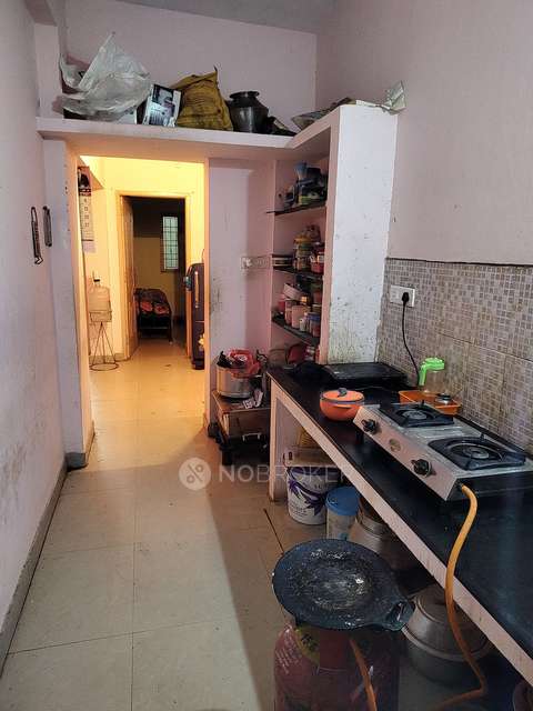 2 BHK Flat In Raja Flats For Sale  In Perumbakkam