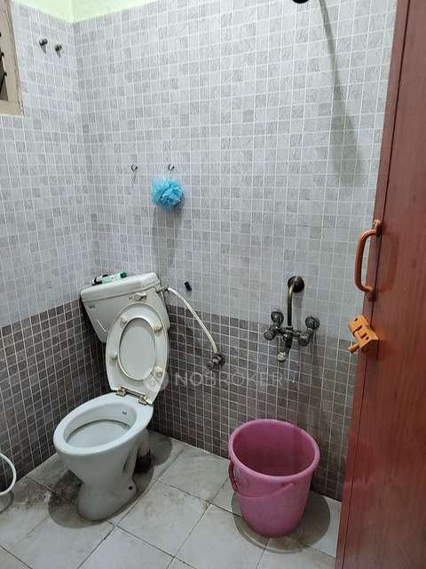 2 BHK Flat In Raja Flats For Sale  In Perumbakkam