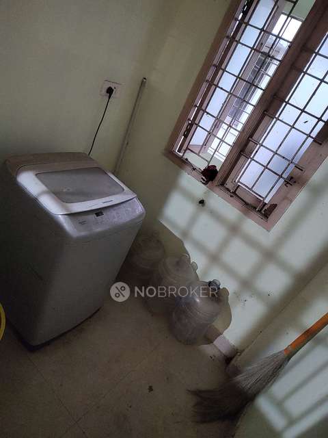 2 BHK Flat In Raja Flats For Sale  In Perumbakkam