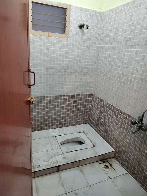 2 BHK Flat In Raja Flats For Sale  In Perumbakkam