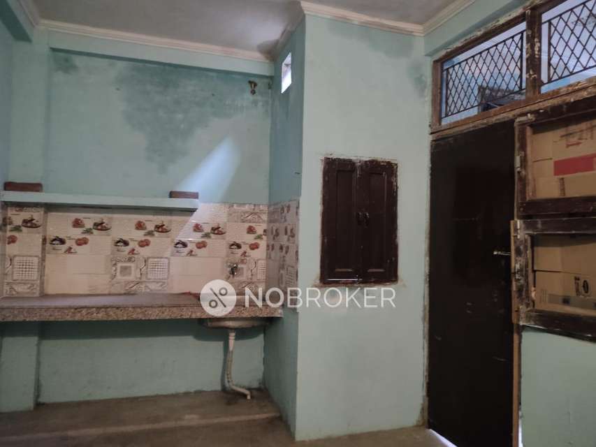 1 RK House for Rent  In Sector 122