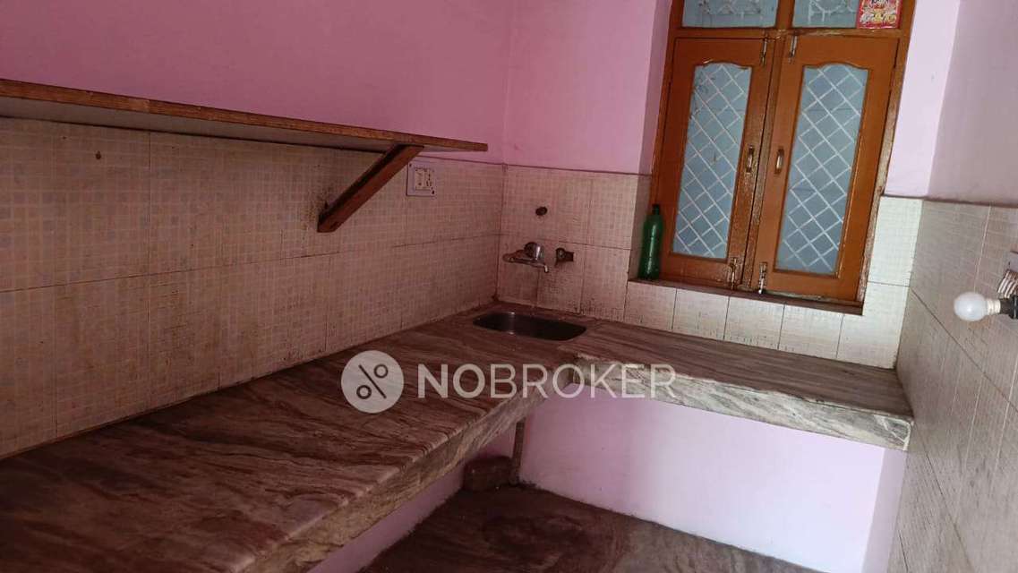 1 RK Flat In Standalone Building  for Rent  In Sector 55
