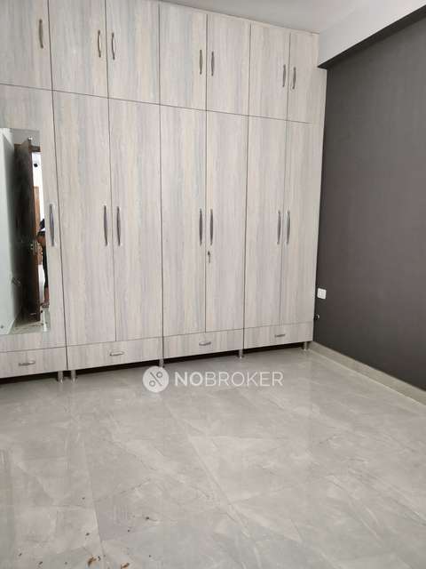 2 BHK Flat for Rent  In Sector 11 