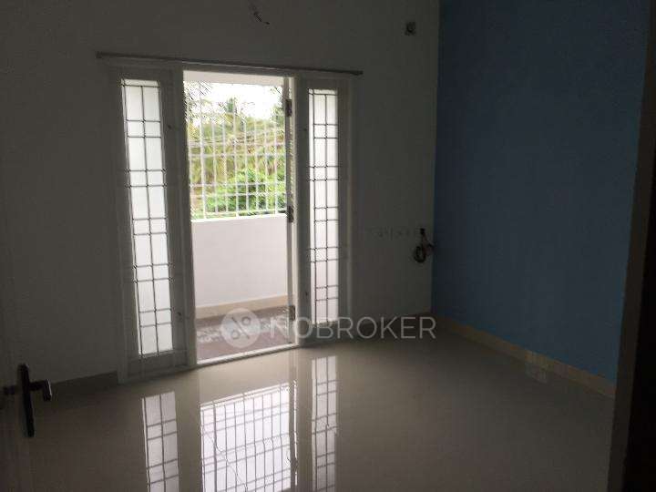 2 BHK Flat In Karthik Illam For Sale  In Thazhambur