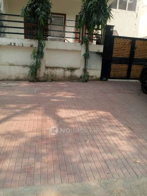 2 BHK Flat for Rent  In Sector 46